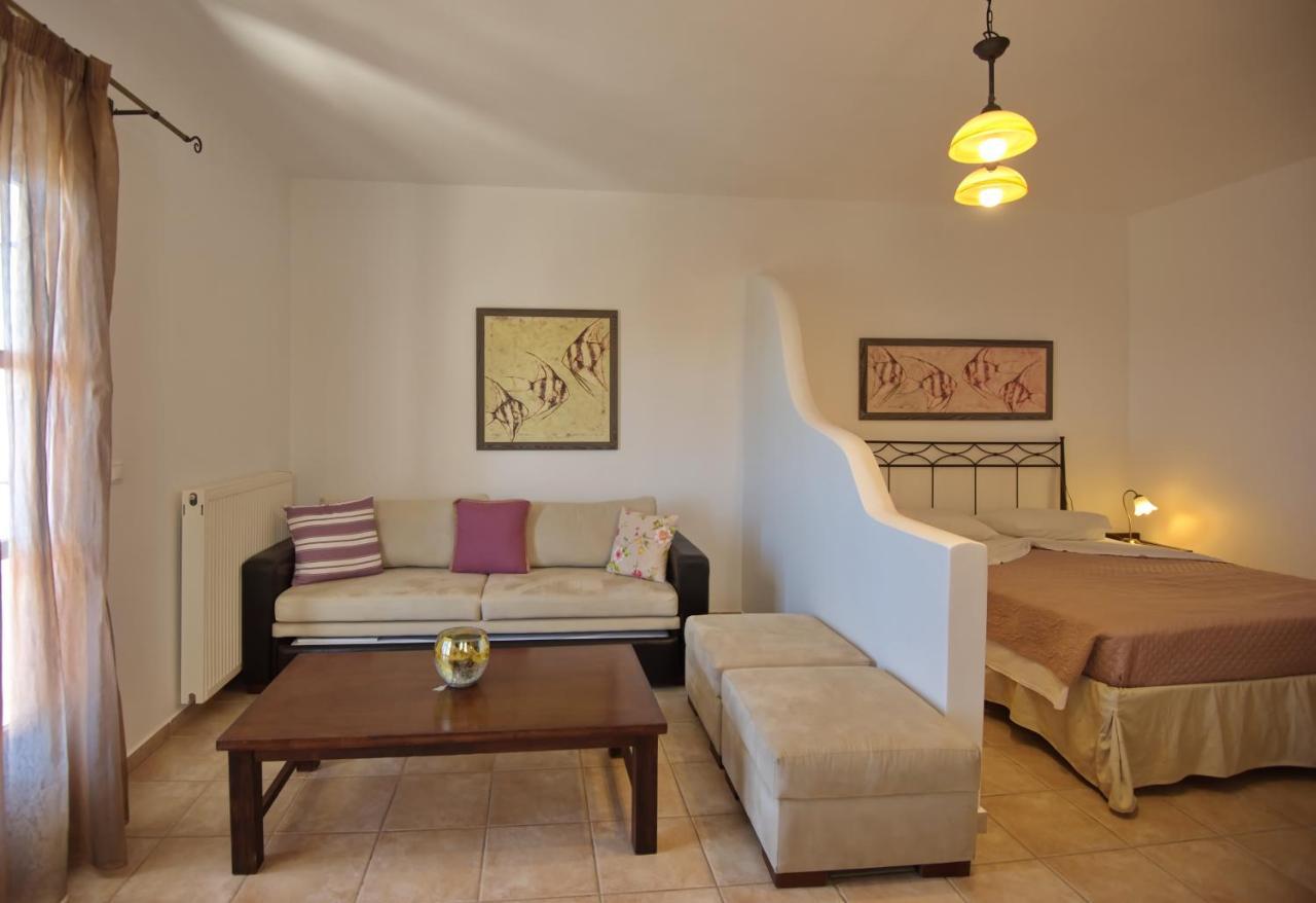 Yalis Hotel Votsi  Екстер'єр фото