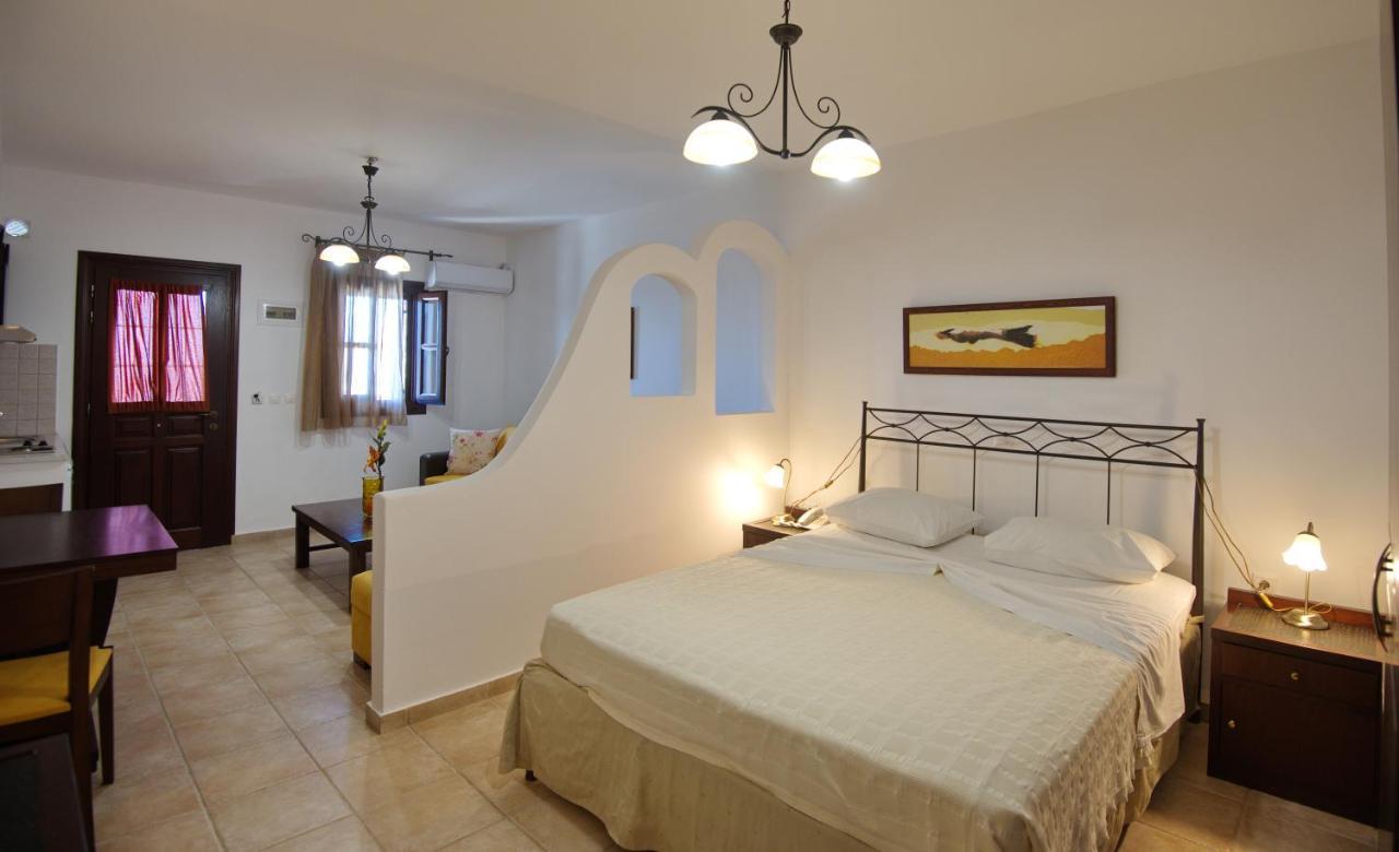 Yalis Hotel Votsi  Екстер'єр фото
