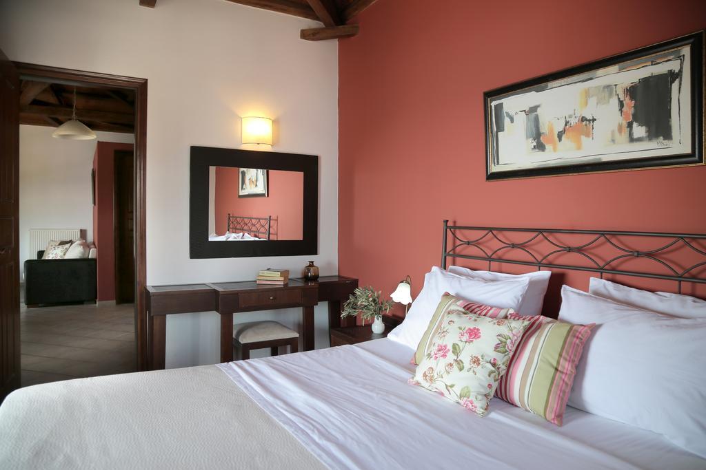 Yalis Hotel Votsi  Екстер'єр фото