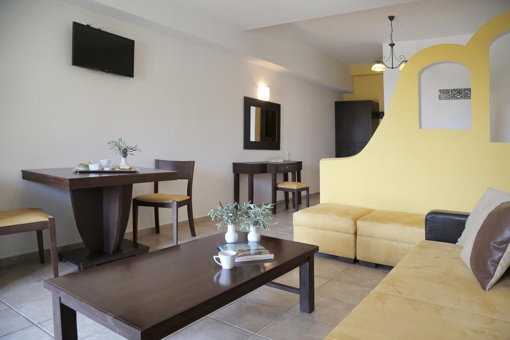 Yalis Hotel Votsi  Екстер'єр фото